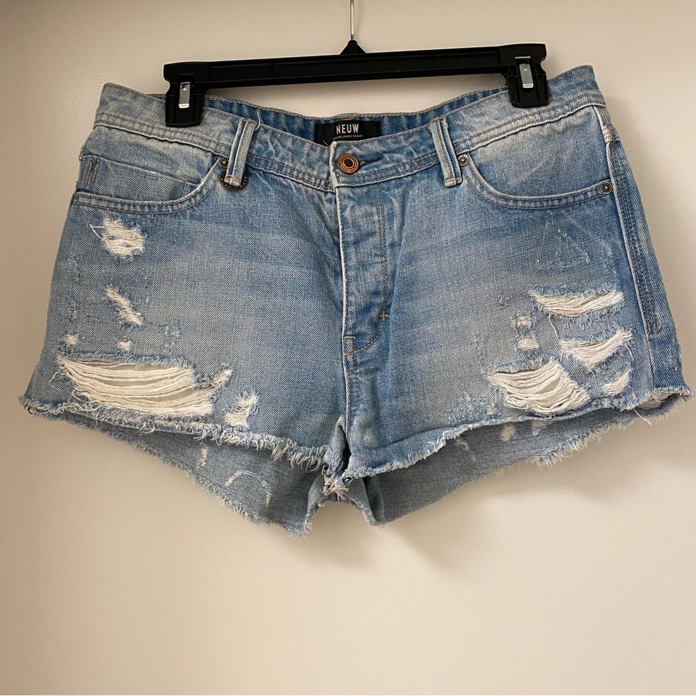 NEUW Shorts